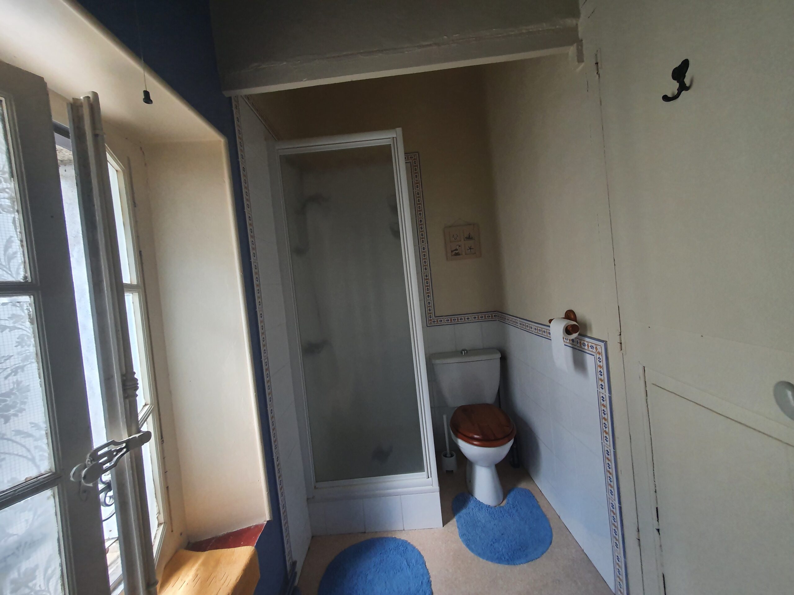 Gite bathroom 1-compressed